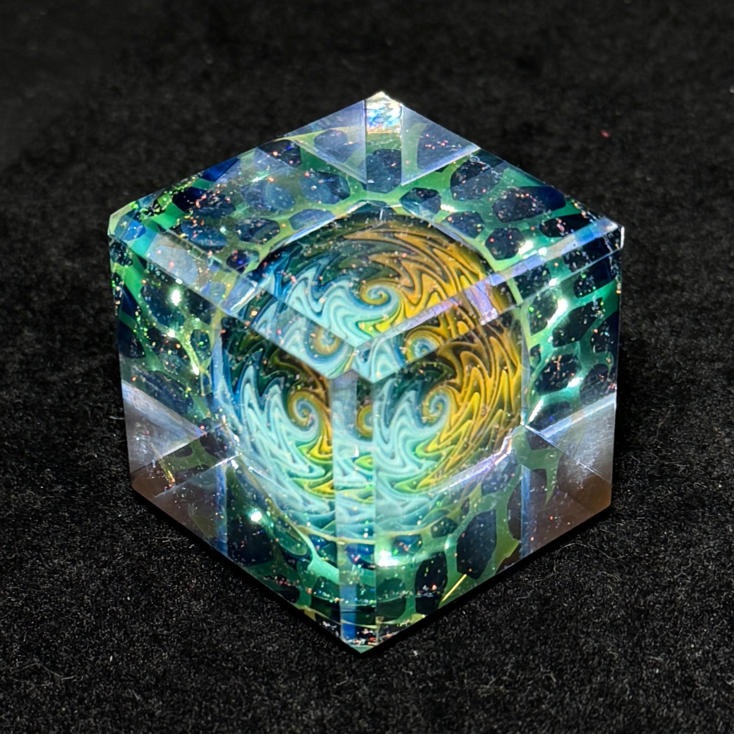 Handblown glass cube with fume and crushed opal honeycomb 52mm