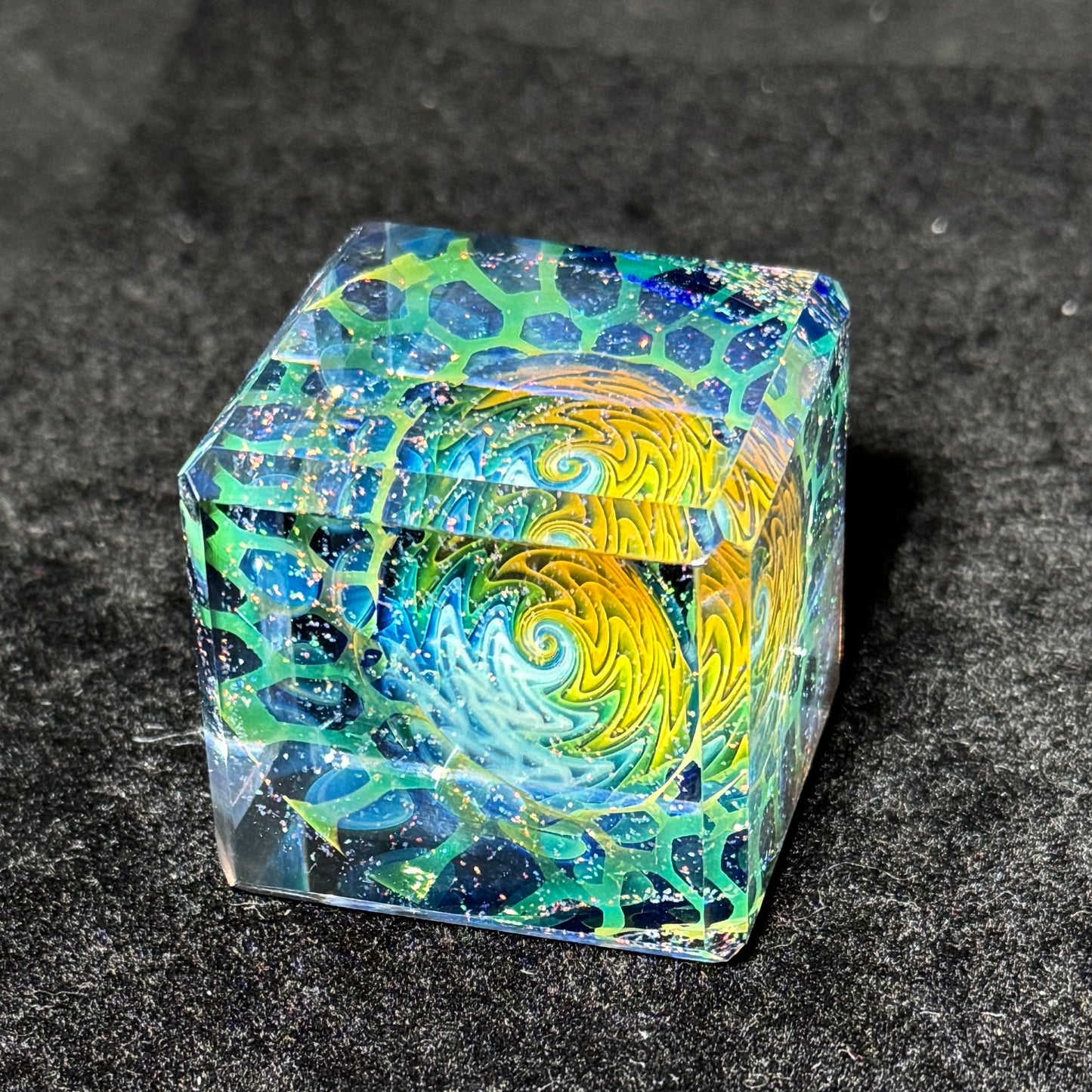 Handblown glass cube with fume and crushed opal honeycomb 52mm