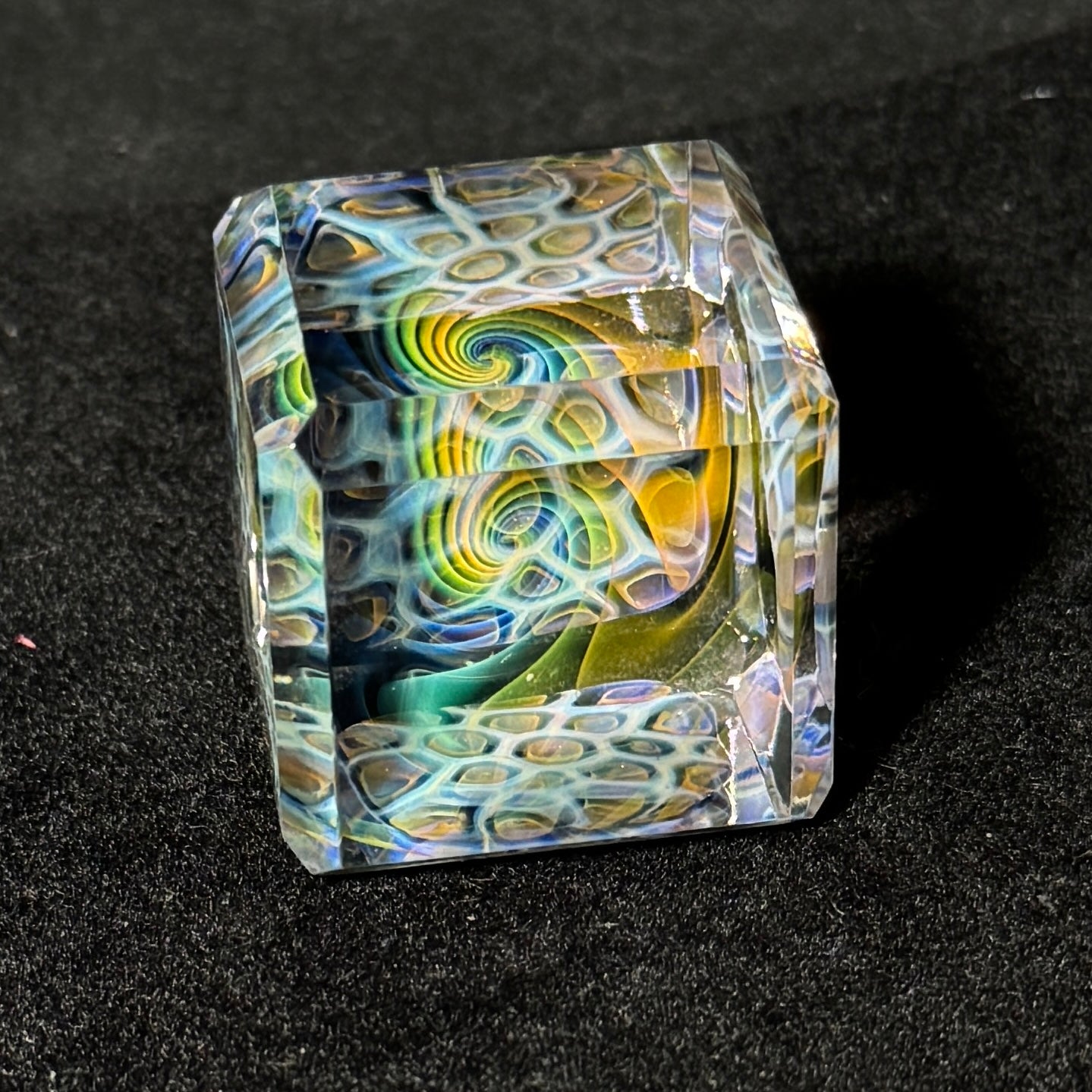 Fume and murrine tile backdrop cube, 39mm
