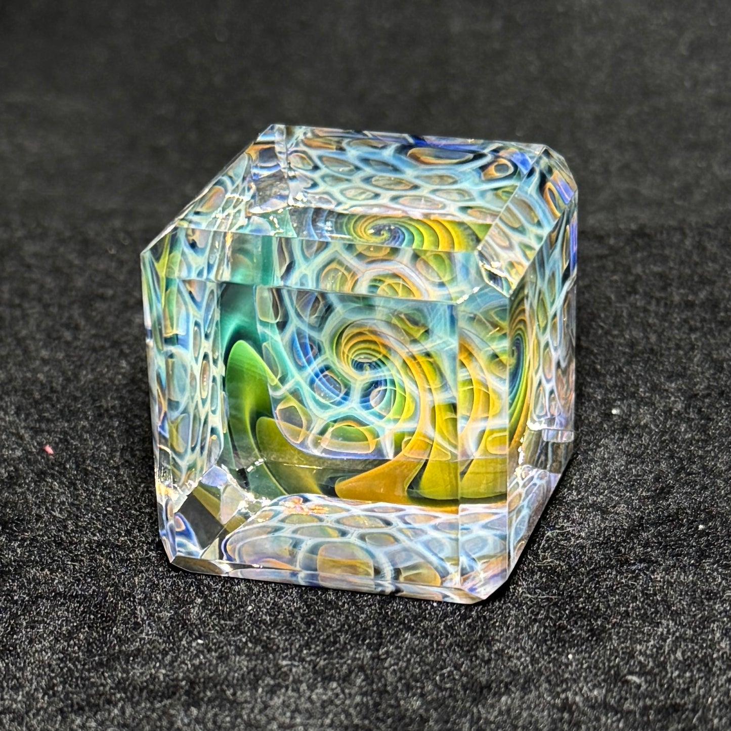 Fume and murrine tile backdrop cube, 39mm
