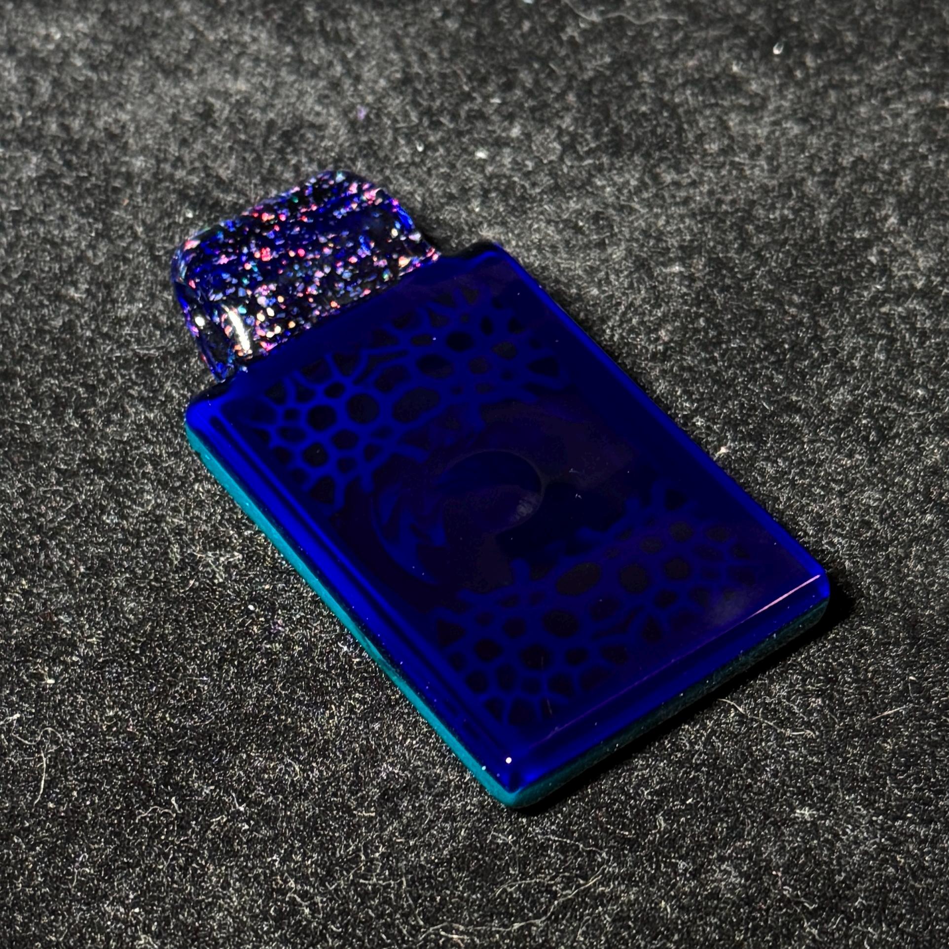 Hand-blown glass pendant by Remy of Hefe Glass – El Hefe artisan accessory