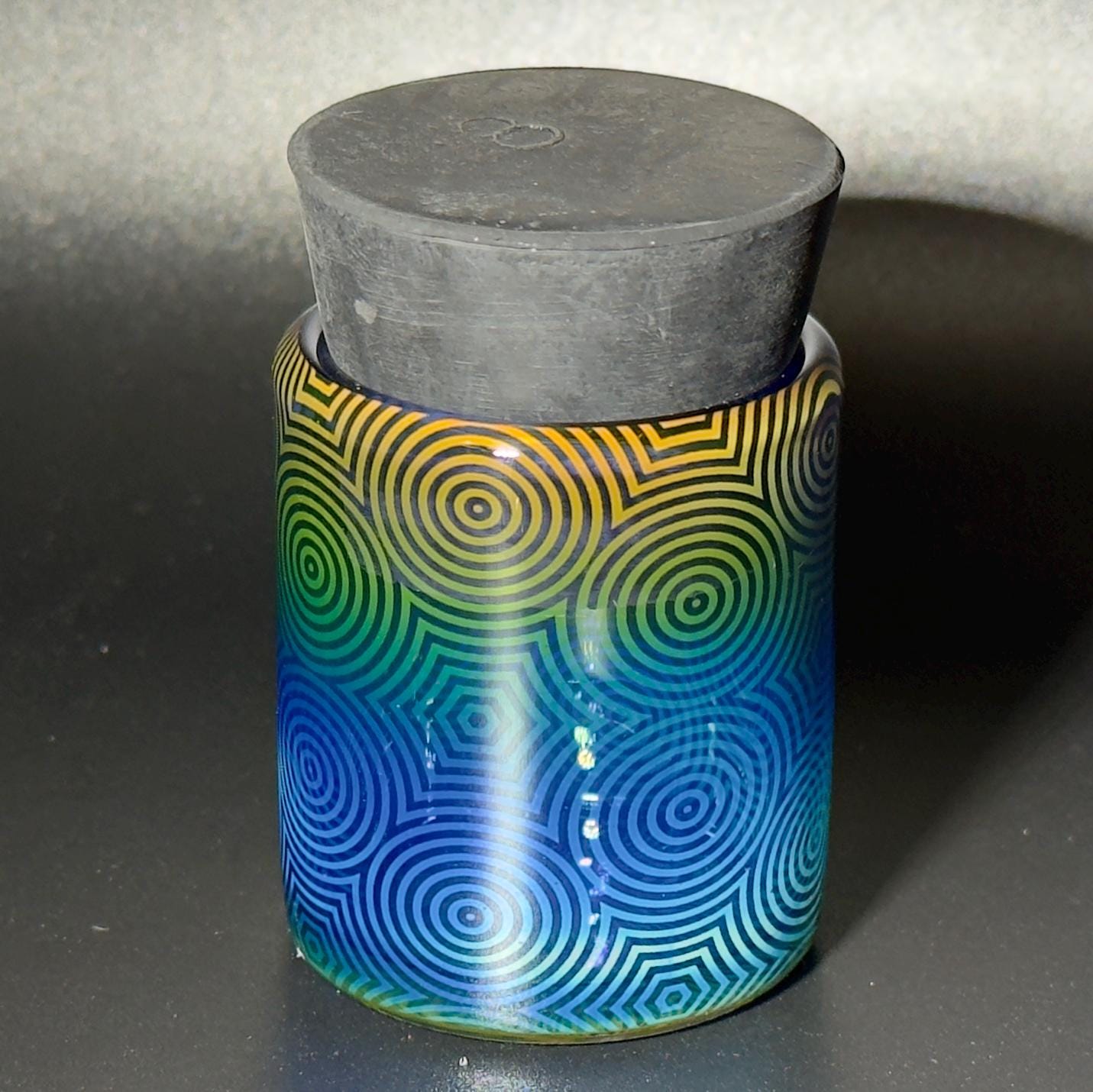 Blown glass jar, color changing fume gradient - Hologram tech hypnotic pattern