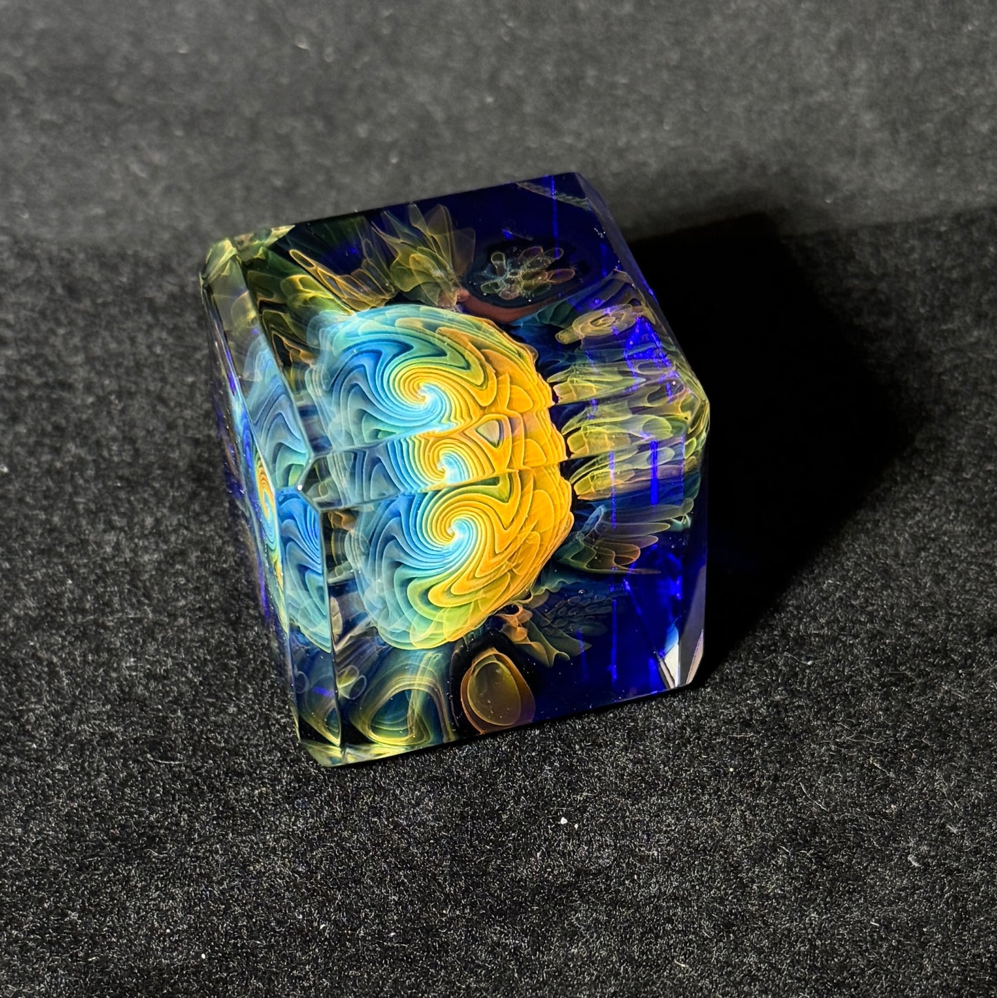 Double sided blown glass cube with gold and silver fume murrini and fume linework, 50mm