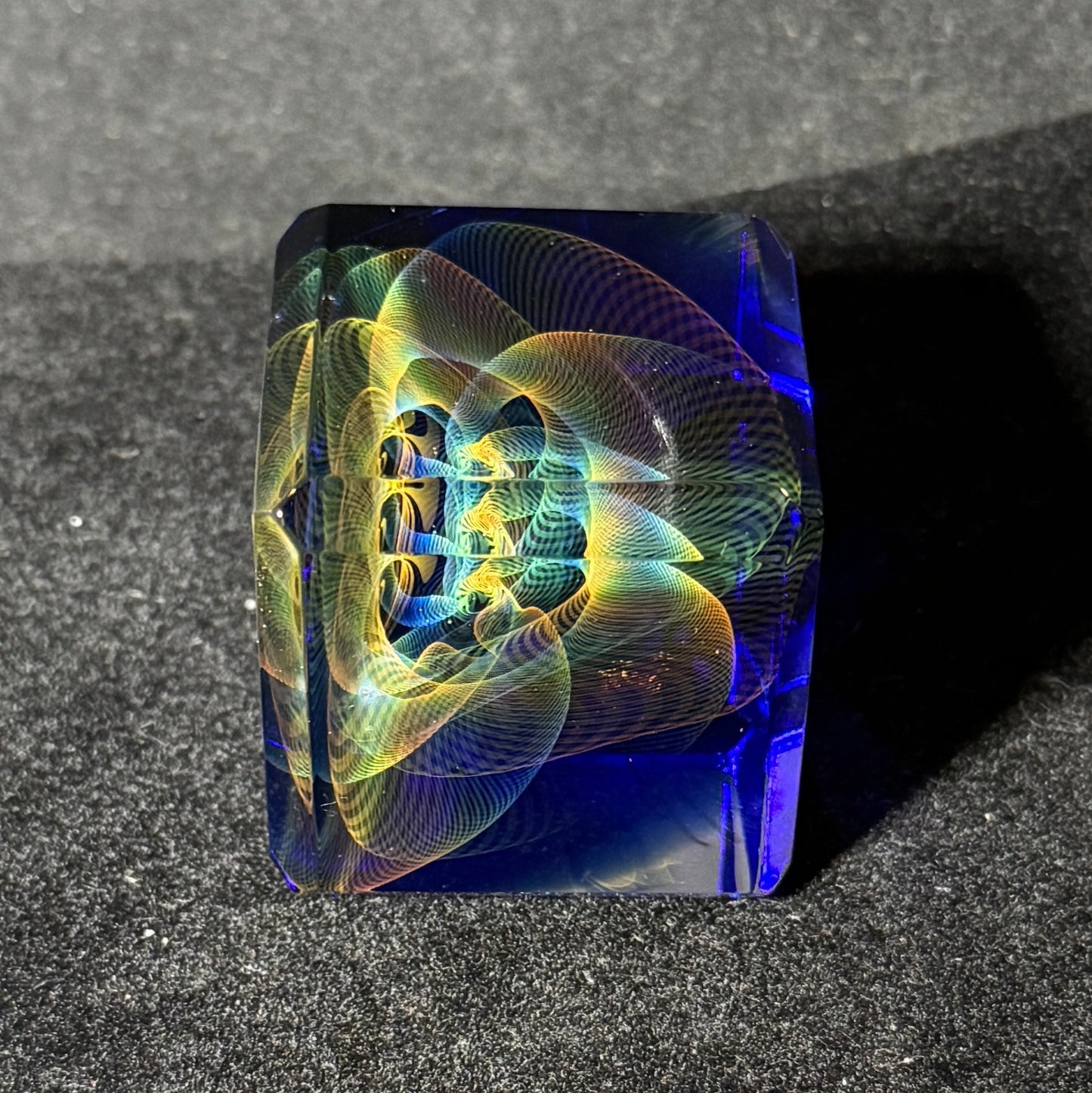 Double sided blown glass cube with gold and silver fume murrini and fume linework, 50mm