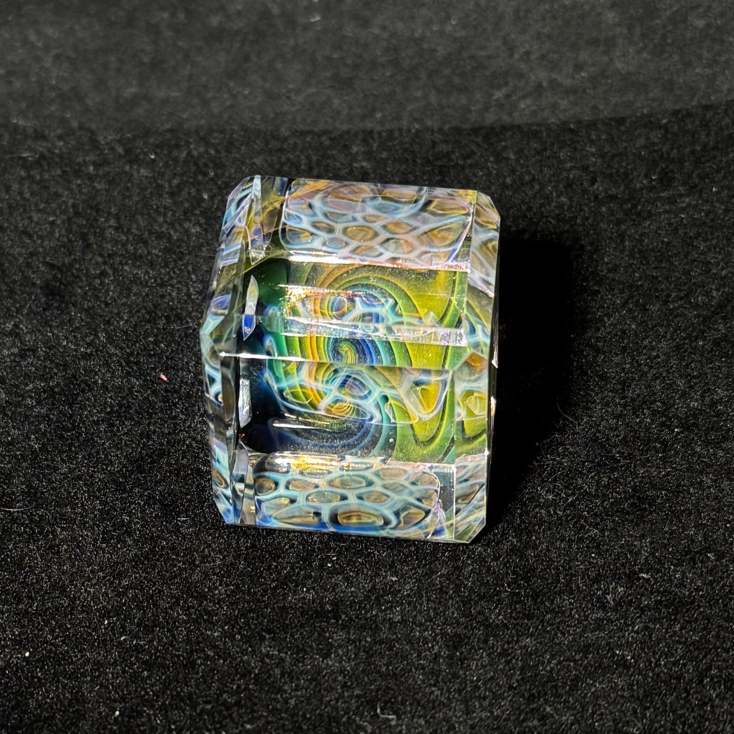 Fume and murrine tile backdrop cube, 39mm