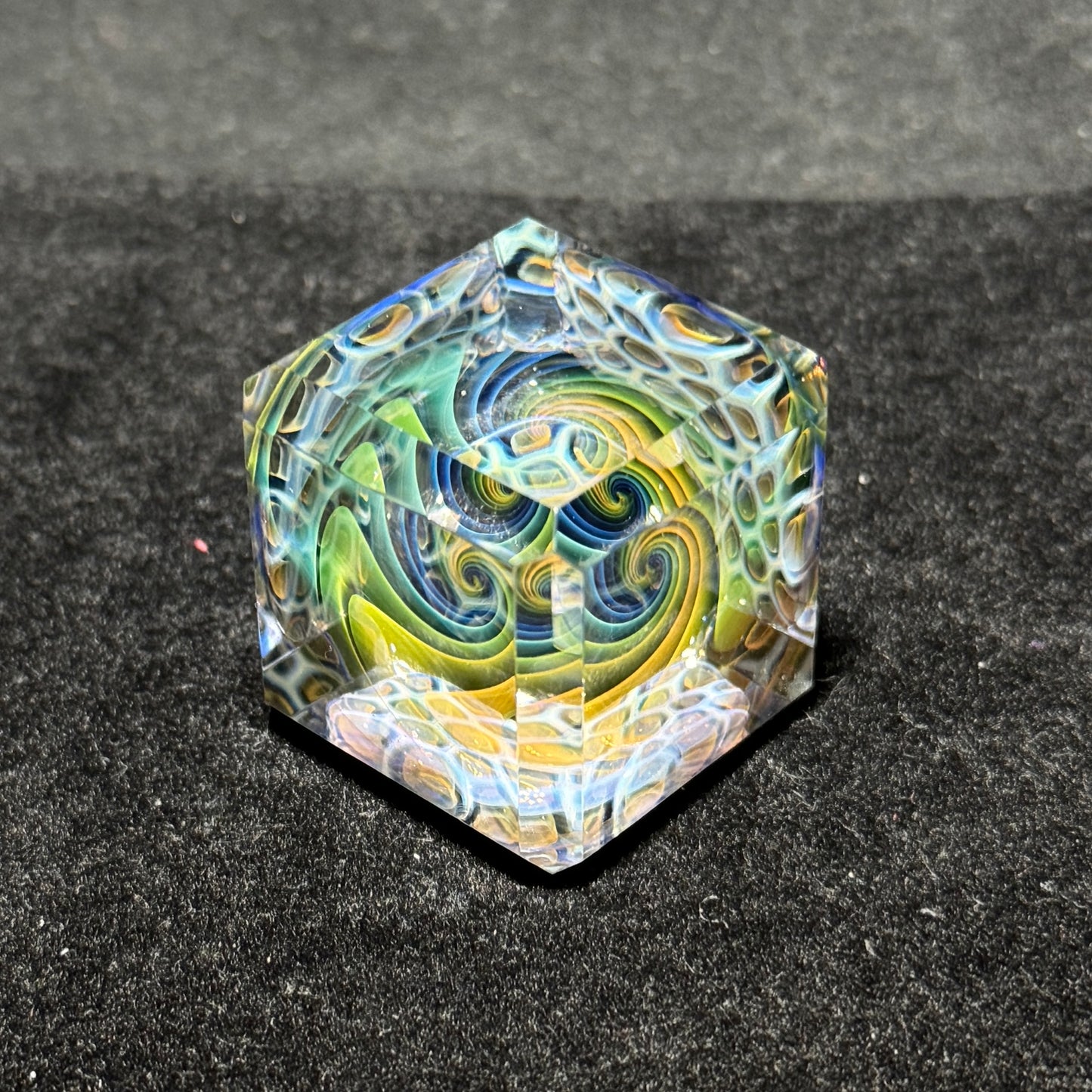 Fume and murrine tile backdrop cube, 39mm