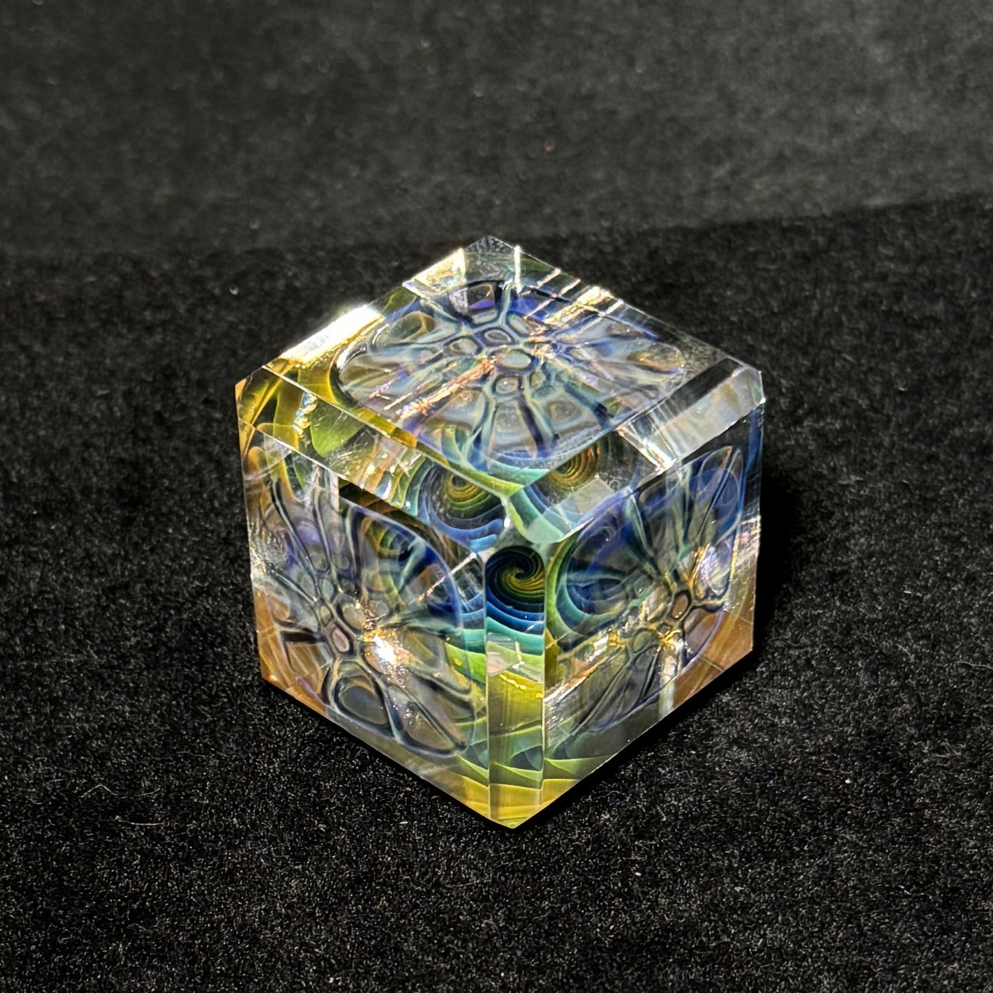 Fume and murrine tile backdrop cube, 39mm