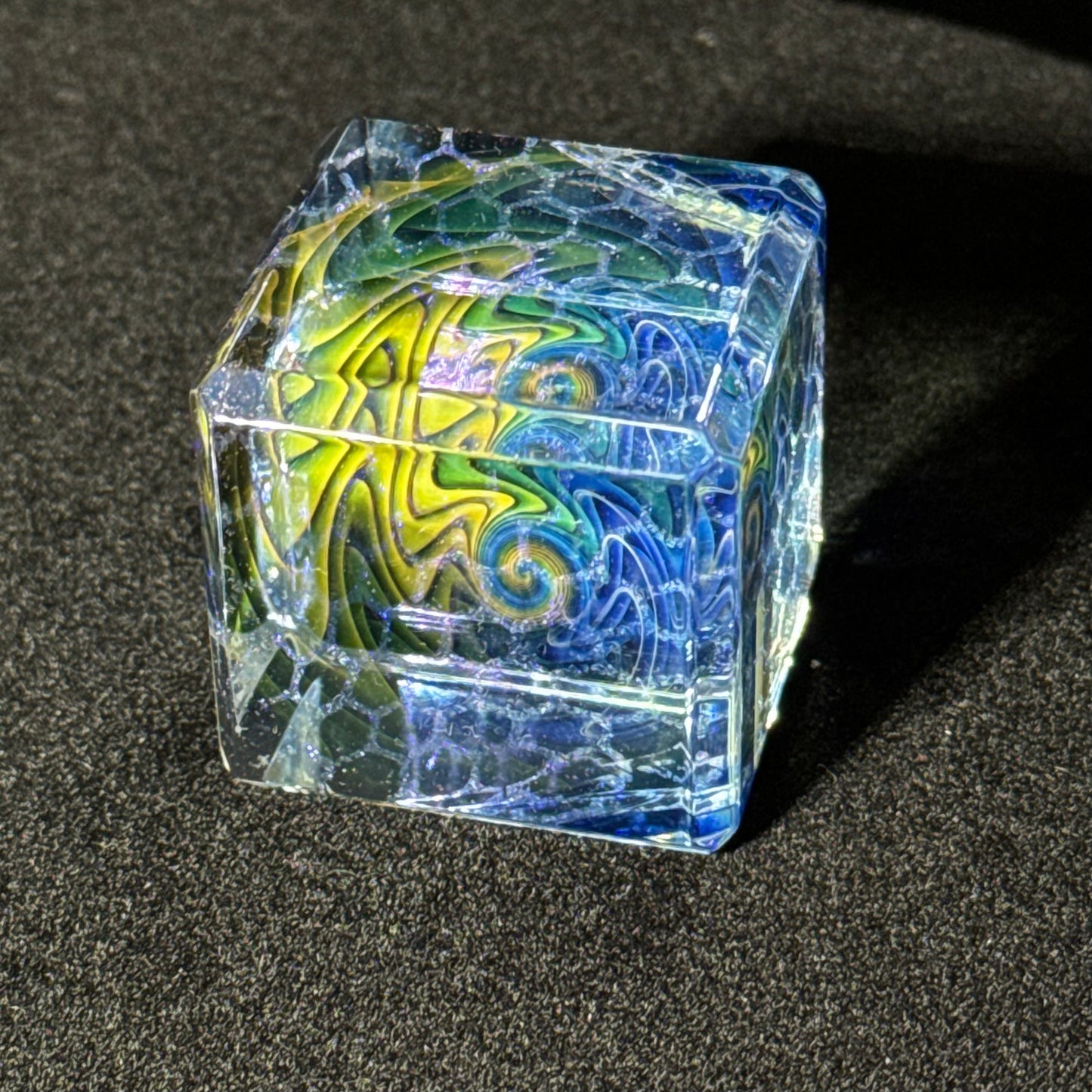Gold and silver fume dichroic honeycomb blown borosilicate glass color changing cube