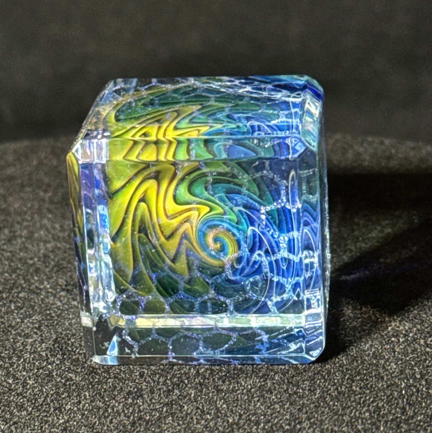 Gold and silver fume dichroic honeycomb blown borosilicate glass color changing cube