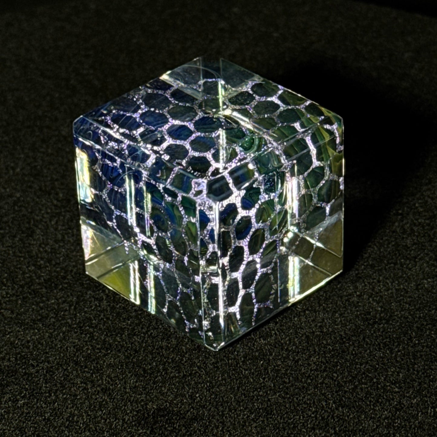 Gold and silver fume dichroic honeycomb blown borosilicate glass color changing cube